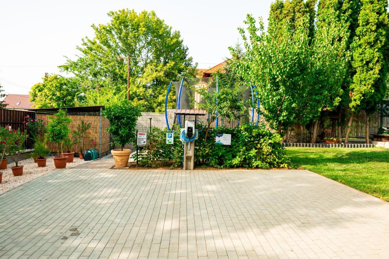 Bor, Villa, Sosto Apartament