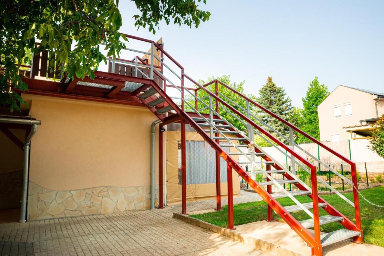 Bor, Villa, Sosto * Nyíregyháza