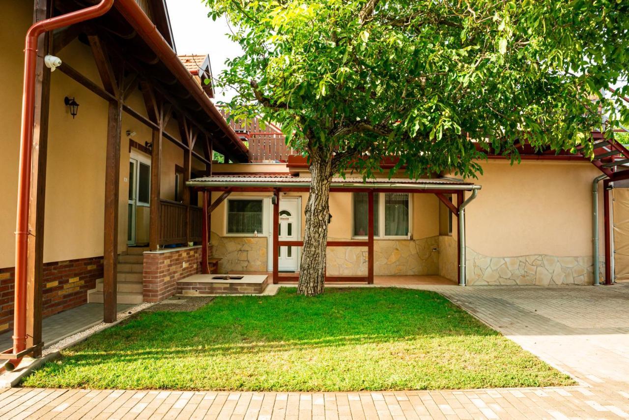 Apartament Bor, Villa, Sosto